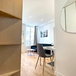 127 - Appartement neuf&luxueux Paris 2ème 4Pers